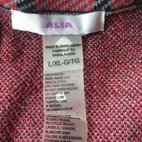 Red and Black Plaid Cape/Poncho - Picture 3 of 5